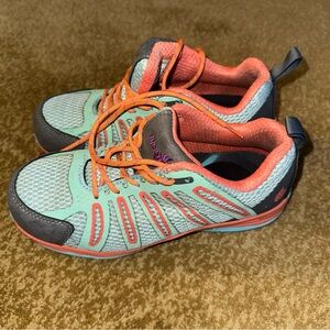 Nautilus Safety Footwear Work Shoes Slip Resistant steel toe Women Size 8W